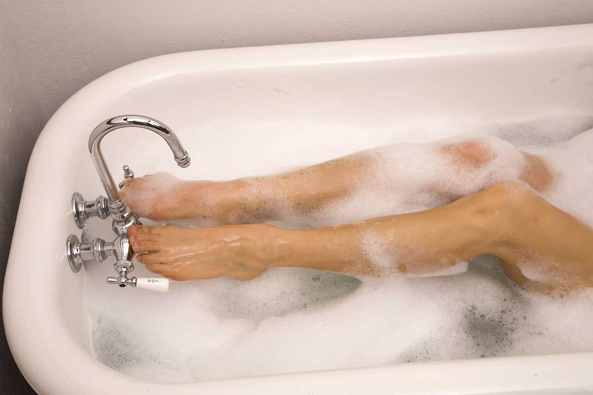 Bubble Sulfate Wash Leg Bath