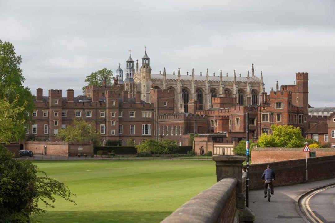 Eton College Windsor Thames Pairfum