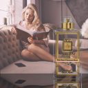 Eau de Parfum Person Reading Pink Rose Sensuous Musk
