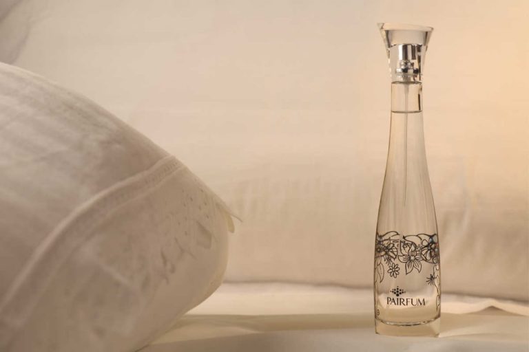 Pairfum.Flacon.linen fabric.bed .1200 x800px .optimised web Pairfum.Flacon.linen fabric.bed .1200 x800px .optimised web