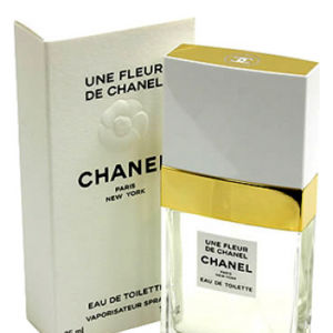 Une Fleur de Chanel Women