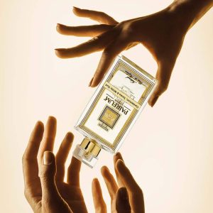 Pairfum Eau De Parfum Bottle Hands Cardamom Tonka White Oud